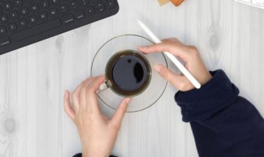 Saiba como a cafeína impacta o seu sono para utilizá-la a seu favor