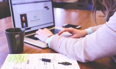 Cerca de 70% das mulheres empreendedoras utilizam a internet como canal de vendas
