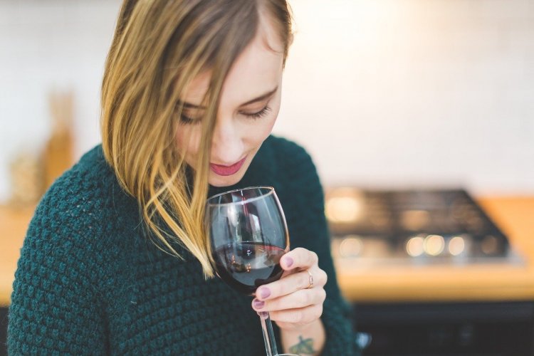 6 dicas de vinhos para mulheres sofisticadas e autênticas